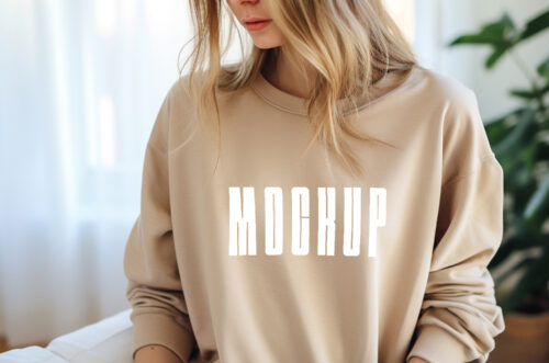 Free Download High resolution woman sweatshirt mockup